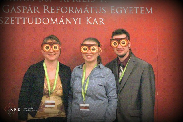 OTDK fal előtt készült képek